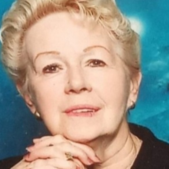 Meet your Posh AMBASSADOR, Karen - Picture 11 of 15